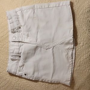 Girls White Denim Skirt. Size 6/6x. Adjustable waist
